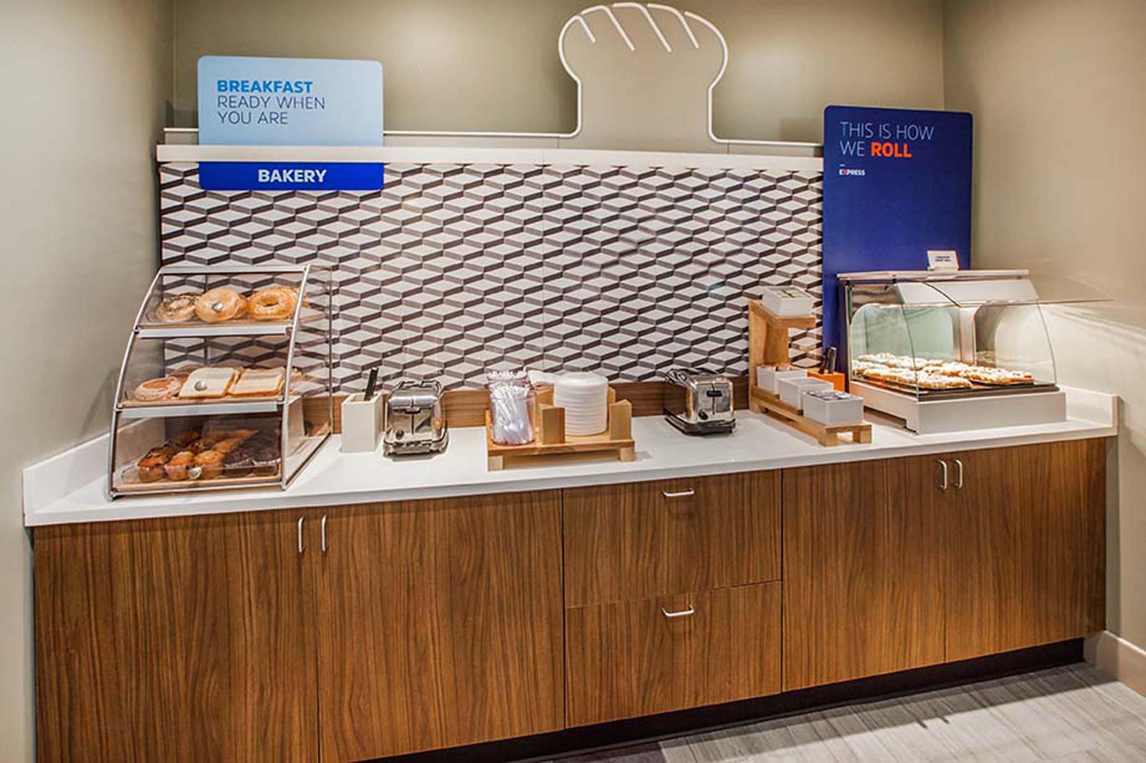 Holiday Inn Express Aberdeen-Chesapeake House By Ihg Екстериор снимка